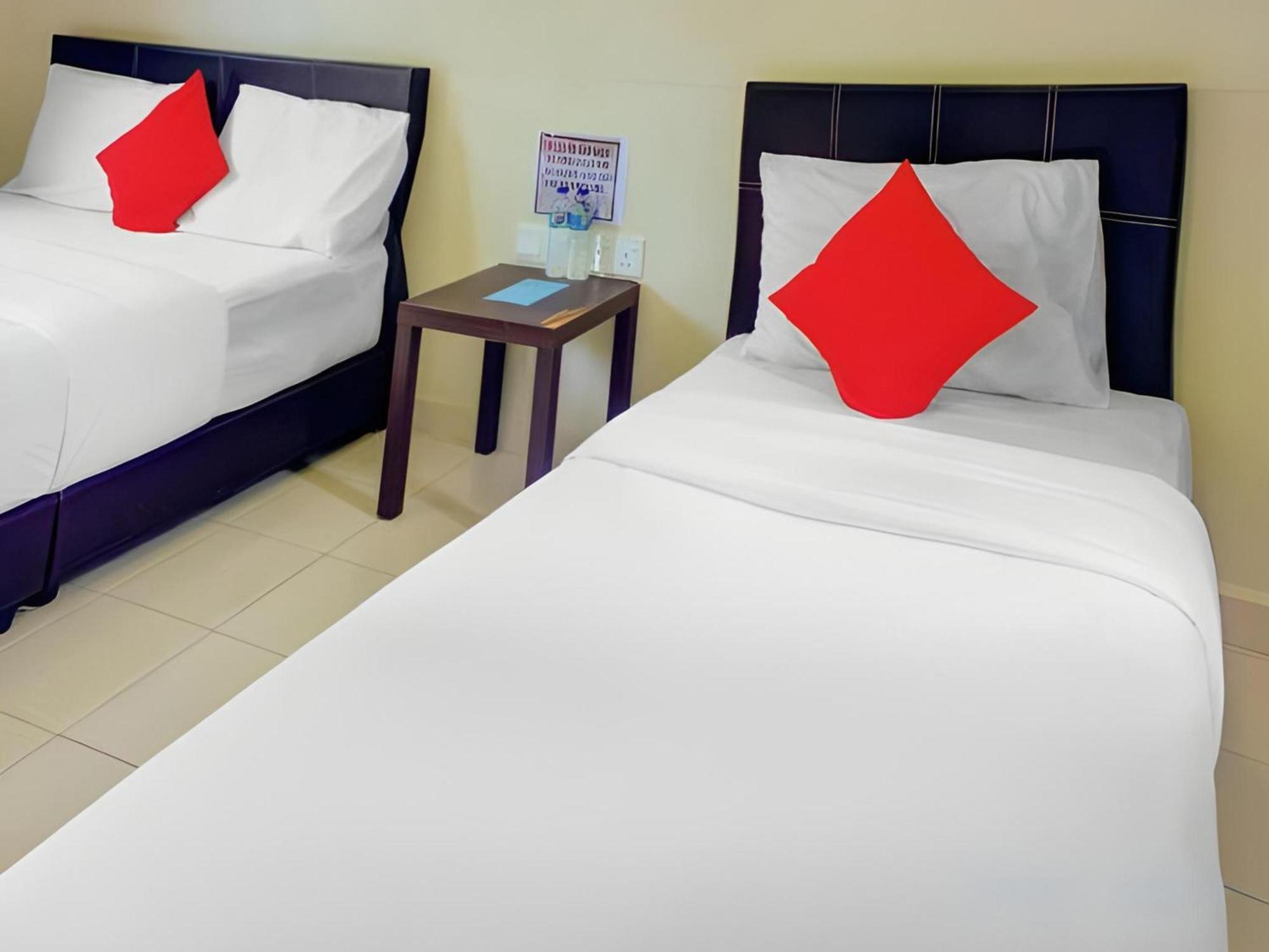 Super Oyo 89896 Sedili Hotel Kota Tinggi