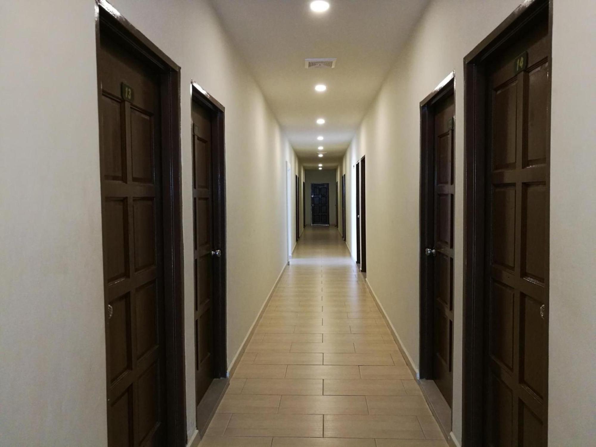 Hotel Super Oyo 89896 Sedili Kota Tinggi